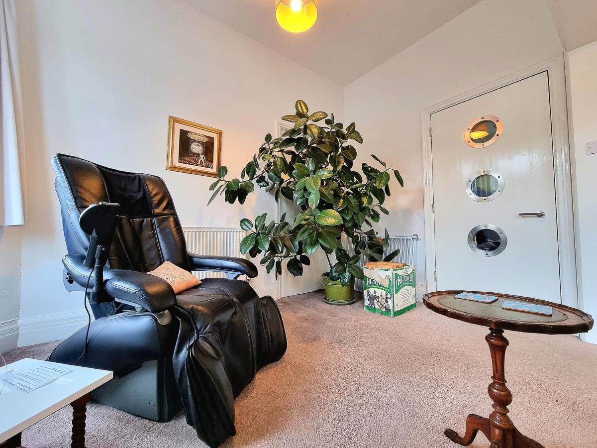 Spacious Retreat With River Views Near Peak District Matlock  Eksteriør billede