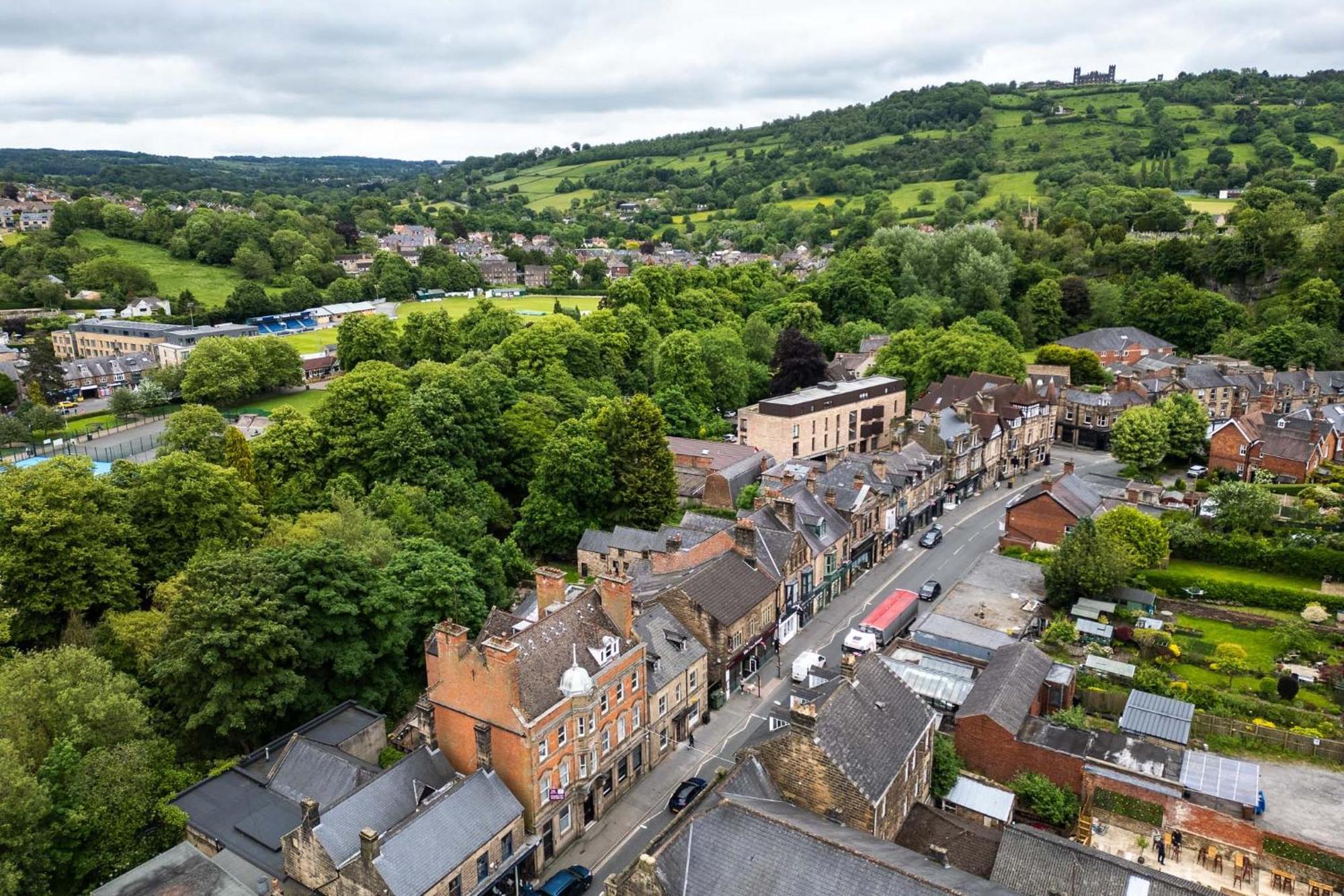 Spacious Retreat With River Views Near Peak District Matlock  Eksteriør billede