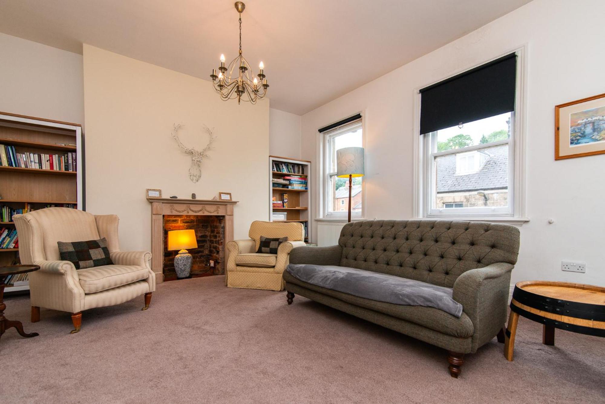 Spacious Retreat With River Views Near Peak District Matlock  Eksteriør billede