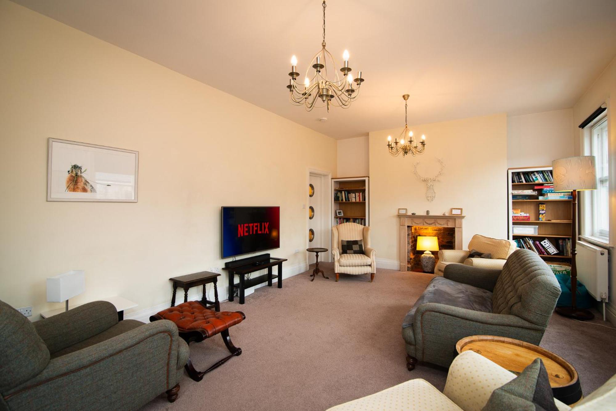 Spacious Retreat With River Views Near Peak District Matlock  Eksteriør billede